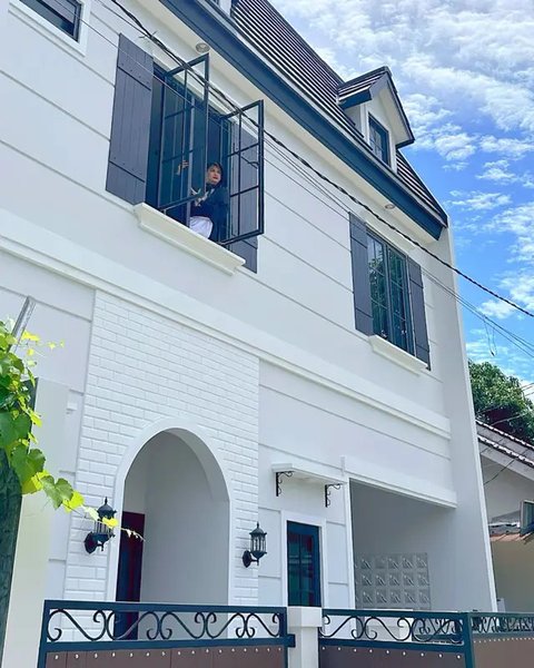 Potret Rumah Natalie Sarah Bergaya American Colonial (instagram.com/natalie_sarahs)