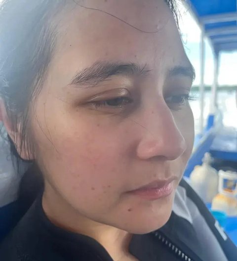 Wajah Prilly Latuconsina Tanpa Makeup saat Diving Date Bersama Omara. [@prillylatuconsina96]