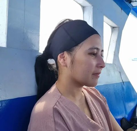 Wajah Prilly Latuconsina Tanpa Makeup saat Diving Date Bersama Omara. [@prillylatuconsina96]