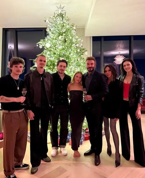 Mantan pemain sepak bola Inggris, David Beckham, menghadiri acara promosi untuk kampanye desain ulang merek dan peramalan merek Marina Bay Sands yang disebut "Atas Beyond" di Marina Bay Sa