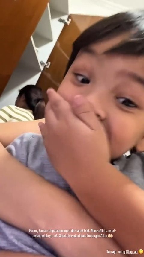 Verrell Bramasta Dapat Semangat dari Gala Sky, Fuji: Kiss Bye-nya Mana?