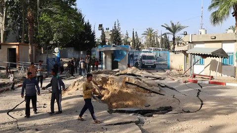 FOTO: Serangan Brutal Israel ke Jalur Gaza Terus Berlanjut, Korban Tewas Nyaris Tembus 53 Ribu Orang