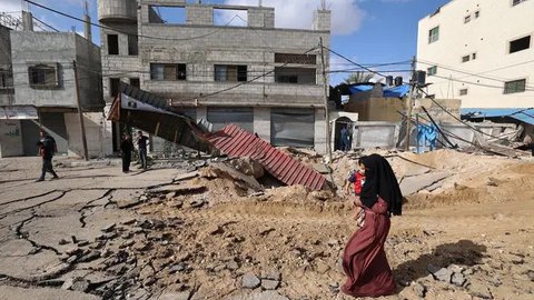FOTO: Serangan Brutal Israel ke Jalur Gaza Terus Berlanjut, Korban Tewas Nyaris Tembus 53 Ribu Orang