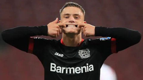 Selebrasi gelandang Bayer Leverkusen, Florian Wirtz setelah mencetak gol ke gawang Union St-Gilloise pada laga leg pertama perempatfinal Liga Europa 2022/2023 di Leverkusen (13/4/2023). Flori