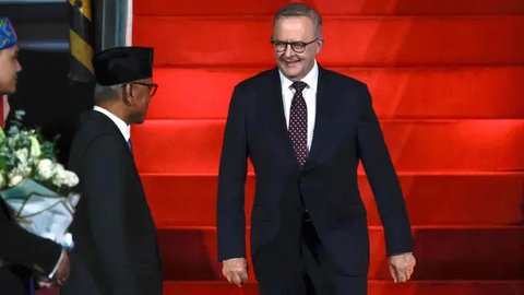 FOTO: Momen PM Australia Anthony Albanese Tiba di Jakarta Disambut Dua Menteri Prabowo