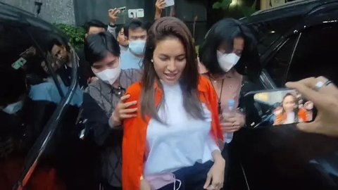 Nikita Mirzani di Polda Metro Jaya, Selasa (4/3/2025). (Dok. via M. Altaf Jauhar)