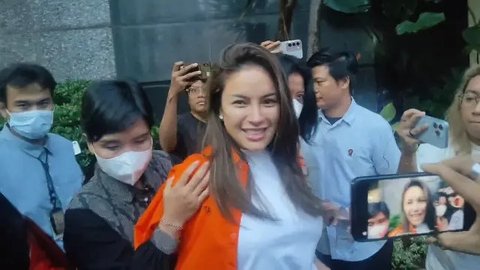 Nikita Mirzani di Polda Metro Jaya, Selasa (4/3/2025). (Dok. via M. Altaf Jauhar)