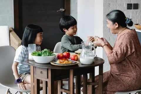 Ilustrasi Gigi Palsu Lansia Foto oleh Edu Carvalho dari Pexels