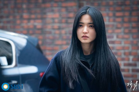 Artis Cantik Ini Cuma Main 4 Drama, Tapi Semuanya Menang Penghargaan