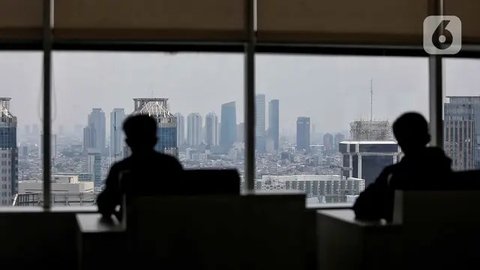 FOTO: Kualitas Udara di Jakarta Tidak Sehat untuk Kelompok Rentan dan Sensitif