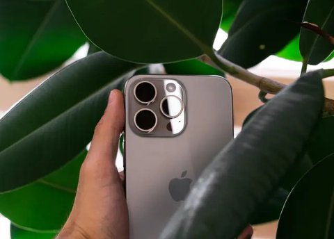 iPhone 15 Pro dan iPhone 15 Pro Max (Apple)