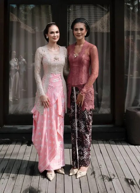 Kakak Ipar dan Keponakan Luna Maya di Hari Pernikahan. [@febjabrik]