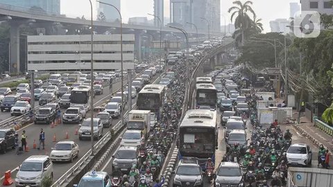 FOTO: Emisi Kendaraan Bermotor Jadi Penyumbang Terbesar Polusi Udara di Jakarta