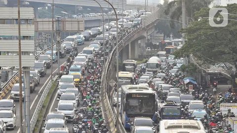 FOTO: Emisi Kendaraan Bermotor Jadi Penyumbang Terbesar Polusi Udara di Jakarta