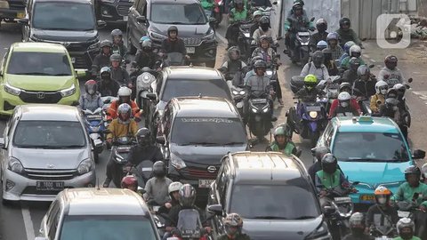 FOTO: Emisi Kendaraan Bermotor Jadi Penyumbang Terbesar Polusi Udara di Jakarta