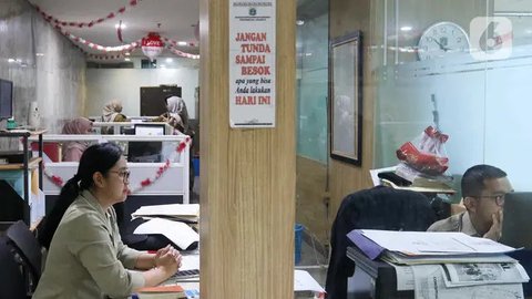 Aturan Diterbitkan Sri Mulyani: Gaji ke-13 PNS, Pensiunan dan TNI Cair Bulan Depan