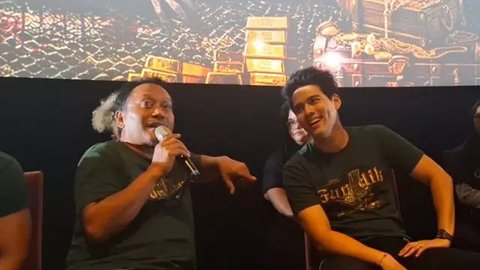 Komika Arief Didu sudah sering berakting. Di film Gundik karya sutradara Anggy Umbara, ia sebagai Reza, anggota perampok yang menyatroni rumah Nyai. (Foto: Dok. Umbara Brothers Film)