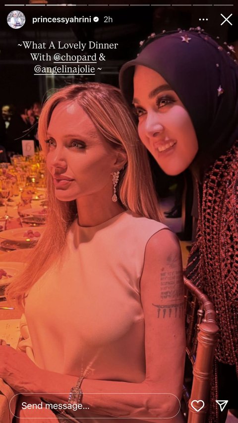 Setelah Melenggang Manjah di Red Carpet Cannes, Syahrini Pamer Foto Bareng Angelina Jolie Saat Dinner