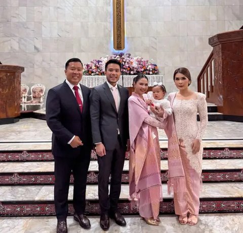 6 Potret Cantik Menawan Jessica Mila Pakai Outfit Serba Pink di Momem Pembaptisan Sang Putri, Anggun Berkebaya dan Kain Songket Khas Batak