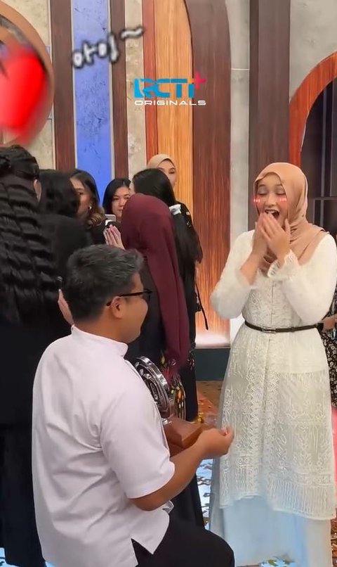 Chef Renatta Syok Lihat Pemenang Master Chef Indonesia Season 12 Langsung Melamar Sang Kekasih di Studio, Romantis Bikin Baper