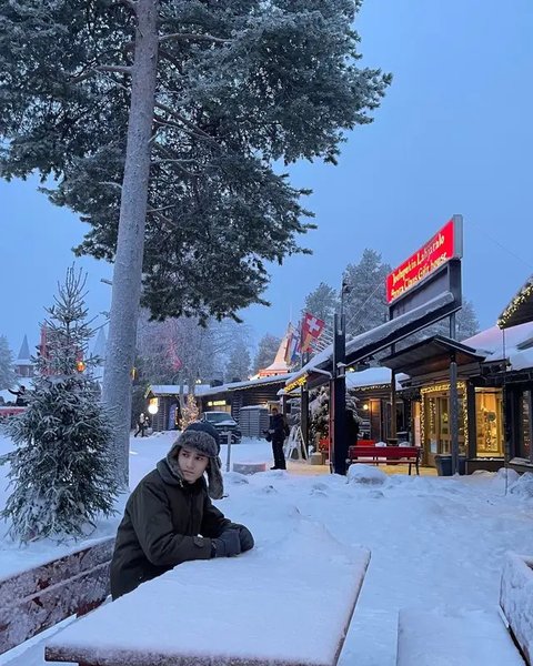 Rizky Langit Ramadhan, putra dari penyanyi Rossa dan drummer band Padi, Yoyo (Foto: Instagram @skylerzdeth)