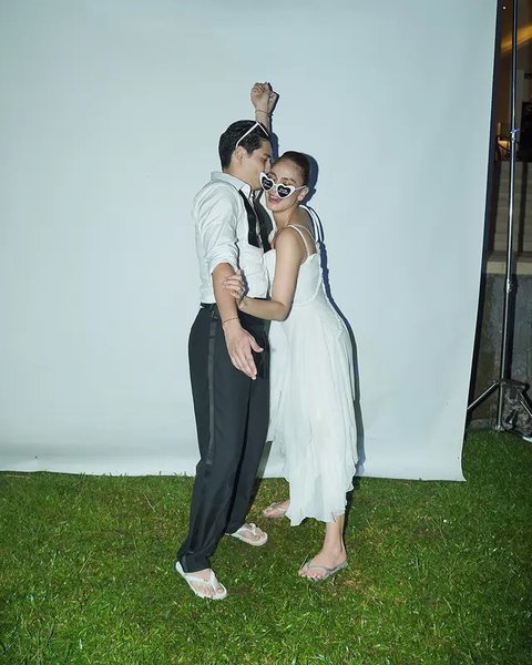 Inspirasi Outfit dengan Sandal ala Luna Maya (Foto: ChatGPT)