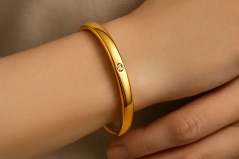 Model Gelang Emas untuk Usia 50 Tahun ke Atas/AI