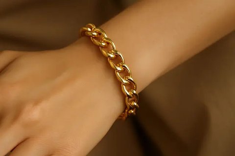 Model Gelang Emas untuk Usia 50 Tahun ke Atas/AI