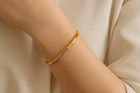 Model Gelang Emas untuk Usia 50 Tahun ke Atas/AI