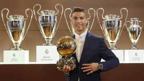 Ilustrasi - Lionel Messi dan Cristiano Ronaldo (Bola.com/Adreanus Titus)