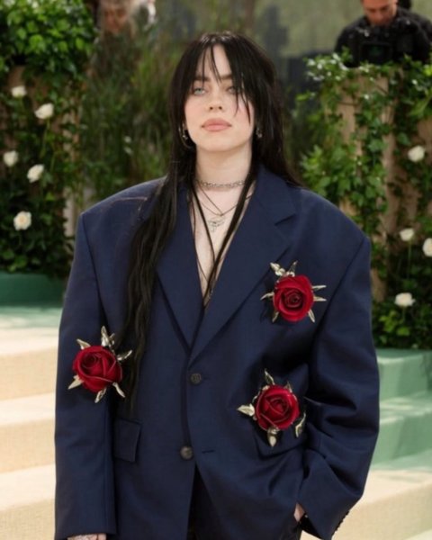 Billie Eilish Buka Suara Tentang Outfitnya yang Dikritik di Met Gala 2025, Ternyata Hasil Gambar AI Belaka!