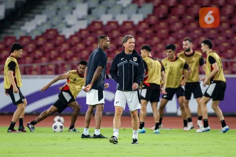 Mengejutkan! Media Belanda Usung Alex Pastoor jadi Calon Pelatih Ajax Amsterdam, Bersaing dengan Legenda