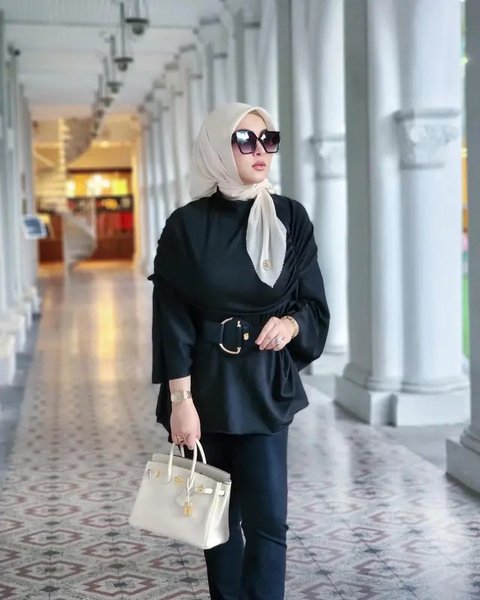 Pilihan Model Tas Putih ala Syahrini (Foto: Instagram @princessyahrini)