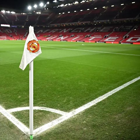 Old Trafford menjelang pertandingan Premier League antara Manchester United dan West Ham, Minggu, 11 Mei 2025. (AP Photo/Ian Hodgson)