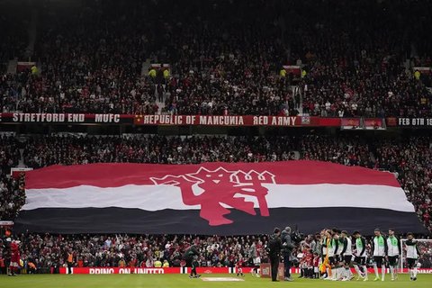 Old Trafford menjelang pertandingan Premier League antara Manchester United dan West Ham, Minggu, 11 Mei 2025. (AP Photo/Ian Hodgson)