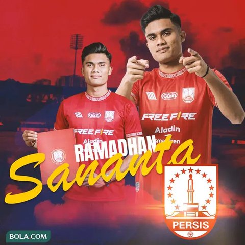 Striker Persis Solo, Ramadhan Sananta, saat melakukan selebrasi seusai membantu mencetak gol kemenangan atas Borneo FC dalam duel di Stadion Manahan, Solo, Sabtu (19/10/2024). (Bola.com/Radif