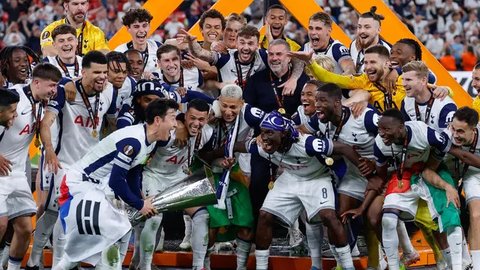 FOTO: Euforia Tottenham Hotspur Juara Liga Europa, Akhiri Puasa Gelar Sejak 2008