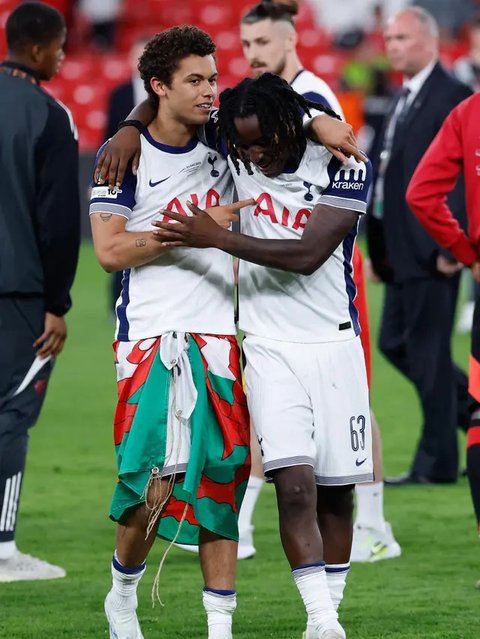 FOTO: Euforia Tottenham Hotspur Juara Liga Europa, Akhiri Puasa Gelar Sejak 2008