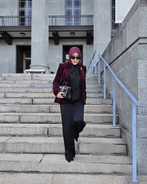 7 Outfit Syahrini dengan Blazer, Inspirasi Gaya Trendi dan Elegan (Instagram/princessyahrini)