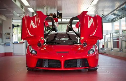 Bugatti La Voiture Noire akhirnya selesai diproduksi setelah 2 tahun