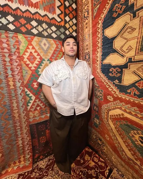 Teuku Wisnu dan Shireen Sungkar (kiri). Ivan Gunawan (kanan). (sumber: Instagram/teukuwisnu/ivan_gunawan)