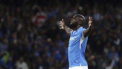 Dua tim teratas akan menjalani laga sisa yang penuh tantangan. Dan tak menutup kemungkinan gelar juara harus ditentukan lewat partai play-off. Kini Napoli punya 78 poin sementara Inter Milan