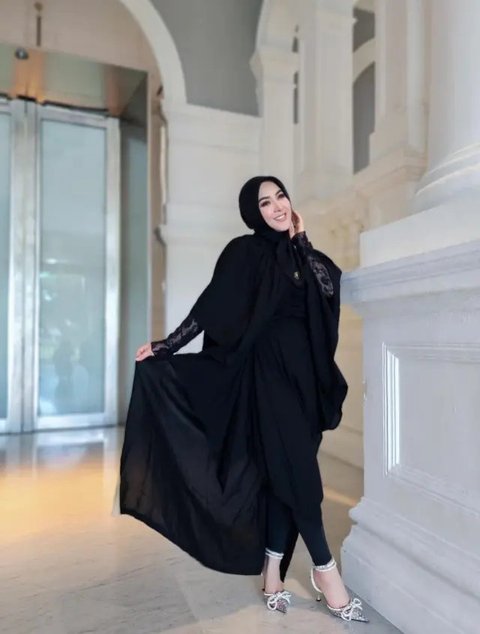Pilihan Model Tas Putih ala Syahrini (Foto: Instagram @princessyahrini)