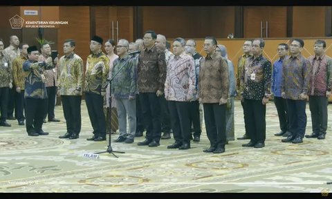 Menteri Keuangan (Menkeu) Sri Mulyani Indrawati resmi melantik Letjen Djaka Budi Utama sebagai Dirjen Bea dan Cukai menggantikan Askolani. Pelantikan berlangsung secara tertutup di kantor Kem