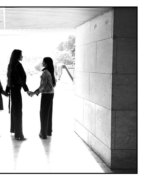 Tak Lagi Berhijab, Olla Ramlan Pamer Foto di Lengan Sambil Curhat Perjuangan Jadi Single Mother