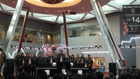 Suasana di Bursa Efek Indonesia, Jakarta, Senin (2/11/2015). Pelemahan indeks BEI ini seiring dengan melemahnya laju bursa saham di kawasan Asia serta laporan kinerja emiten triwulan III yang