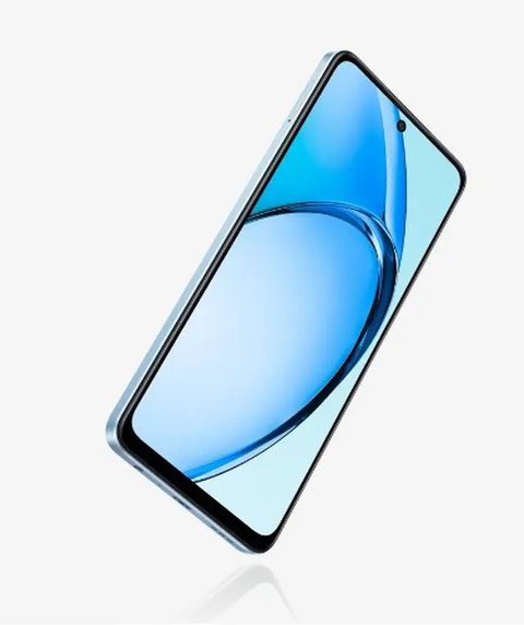 Memegang Oppo A58. (Liputan6.com/M. Labib Fairuz Ibad)