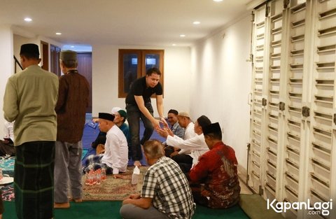 Potret Suasana Duka di Rumah Penyanyi Senior Irianti Erningpraja, Ada Dewa Budjana hingga Addie MS dan Memes Datang Melayat