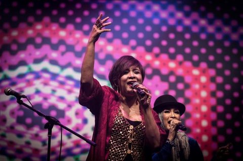 Potret Suasana Duka di Rumah Penyanyi Senior Irianti Erningpraja, Ada Dewa Budjana hingga Addie MS dan Memes Datang Melayat