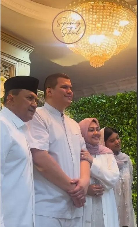 8 Potret Kedekatan Bella Saphira dengan Putra Sambungnya, Momen Pengajian saat Mantu Bikin Haru (sumber: Instagram/bellasaphiraofficial)